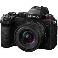 Panasonic Lumix DC-S5D mit Objektiv Lumix S 18-40mm 4.5-6.3 schwarz